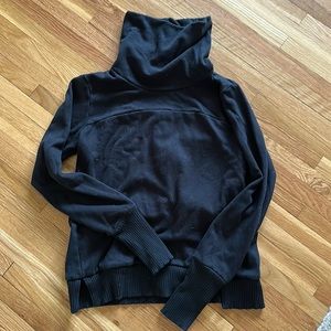 Alo yoga high neck sweatshirt